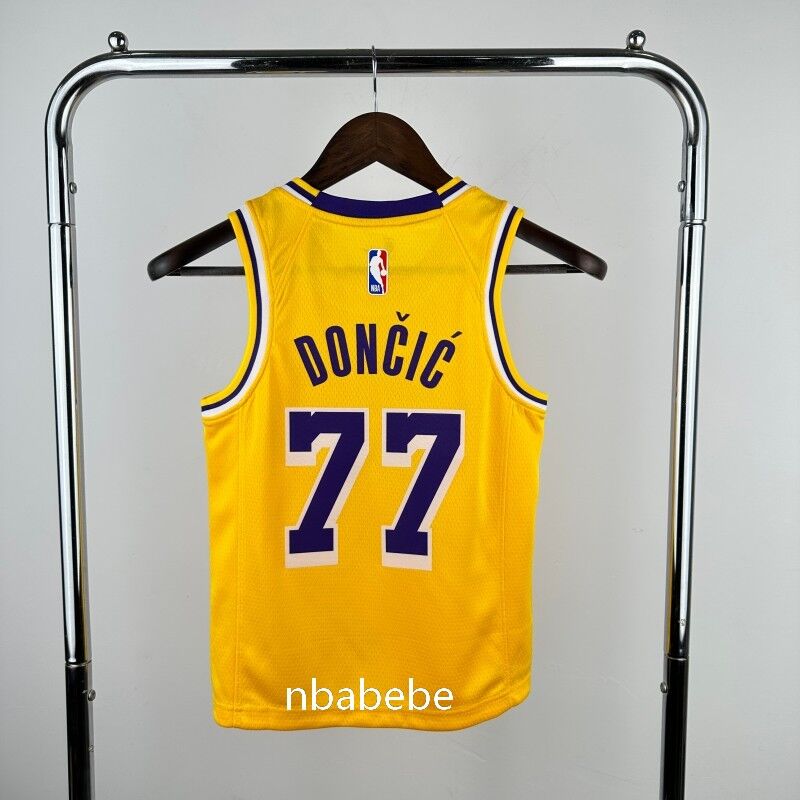 Maillot de Basket NBA Los Angeles Lakers Enfant 2023 Dončić 77 jaune 2